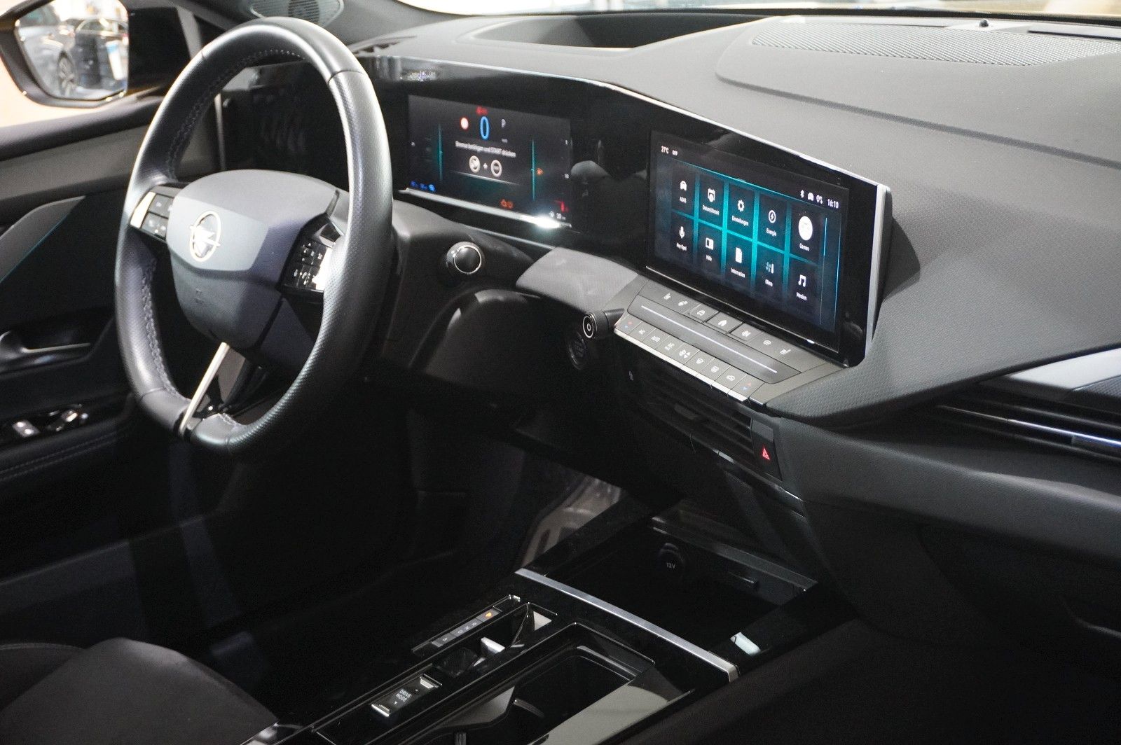 Fahrzeugabbildung Opel Astra L Lim. 1.6 HYBRID ULTIMATE NAVI/360°/HUD