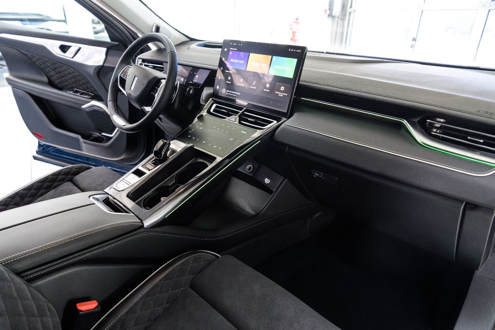 Fahrzeugabbildung GWM Wey 05 2.0 PHEV LUXURY 4WD Sitzpaket