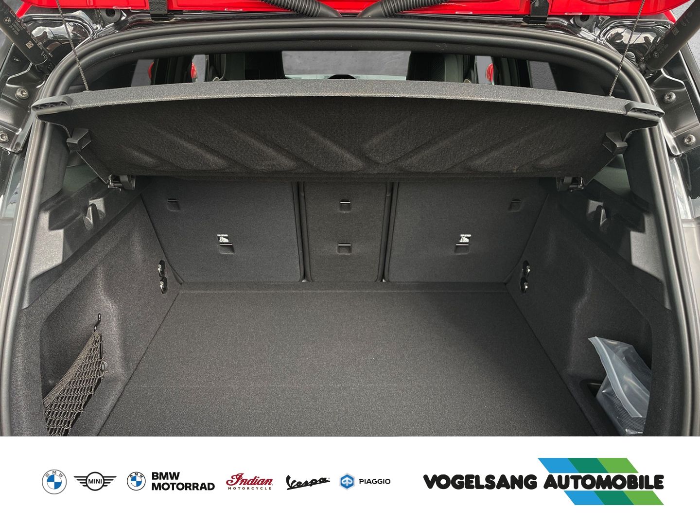 Fahrzeugabbildung MINI Countryman S ALL4 (Allrad) - Paket L - JCW-Trim