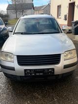 Volkswagen VW passat 1.9 TDI TÜV Fahrbereit Preis VB! - Volkswagen Passat aus 2003: 1.9