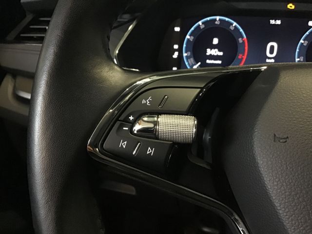 Fahrzeugabbildung Skoda Octavia Ambition 1.5 TSI Combi Navi/Tempo/RFK