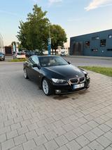 BMW E93 330d Cabrio - BMW 330 aus 2008: 330d