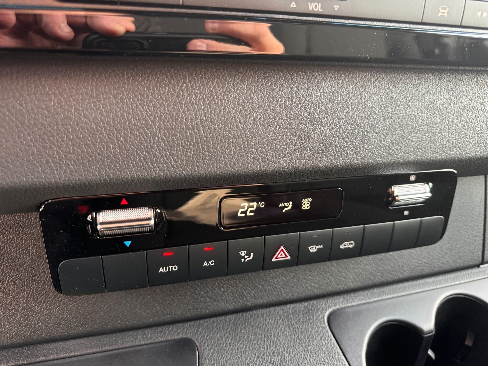 Fahrzeugabbildung Mercedes-Benz Sprinter 319 CDI 4325 Klimaautom Kamera LED