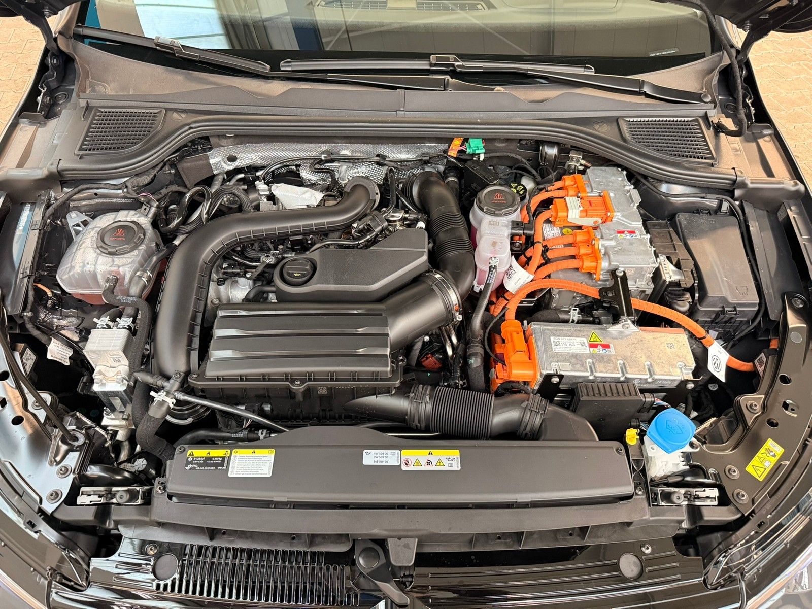 Fahrzeugabbildung Volkswagen Golf VIII 1.5 TSI eHybrid 150 kW Life +Navi +Kam
