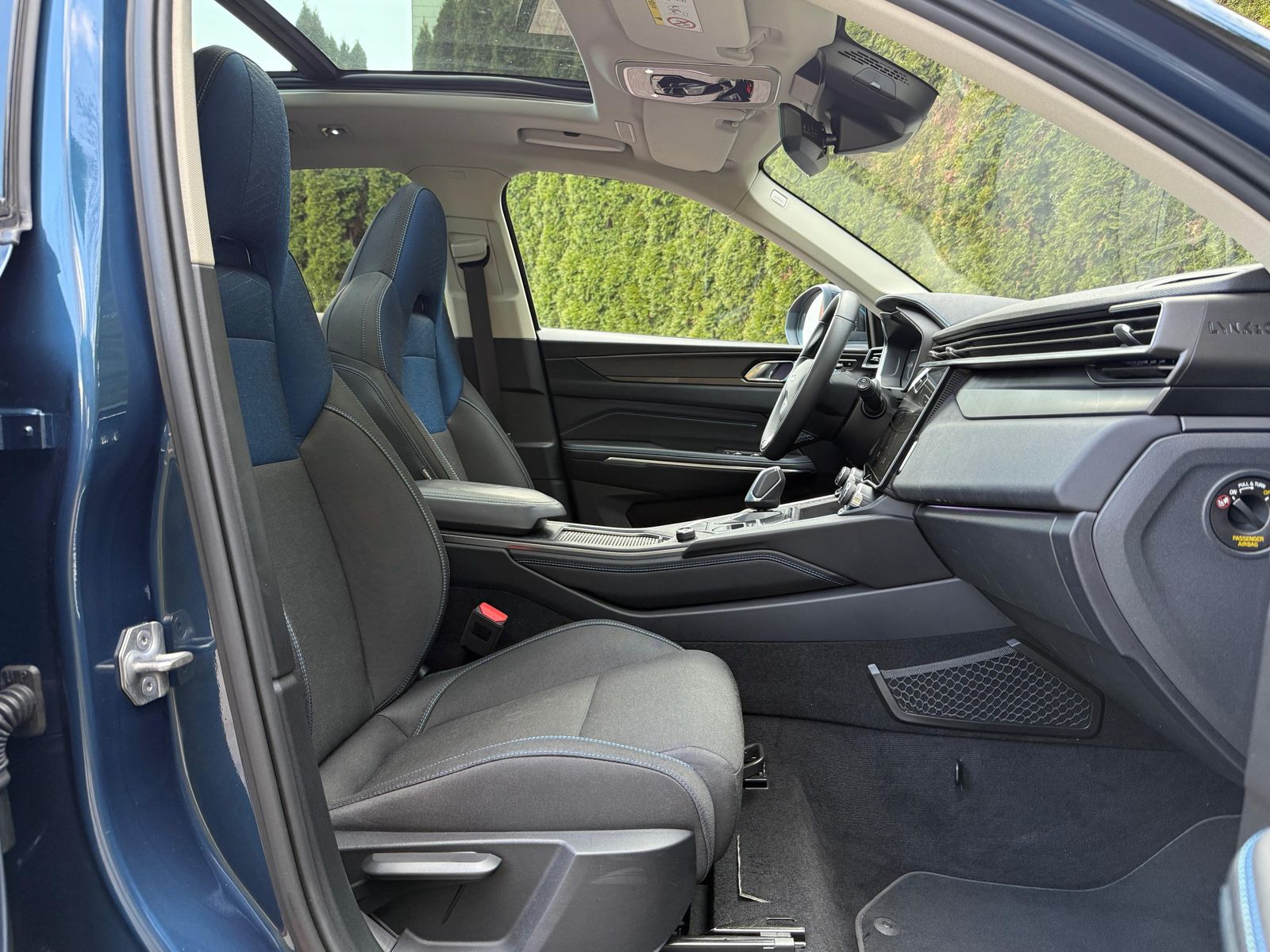 Fahrzeugabbildung Lynk&Co 01 1.5 T Aut PHEV PANO+LED+NAVI+ACC+MEMO+SHZ+360