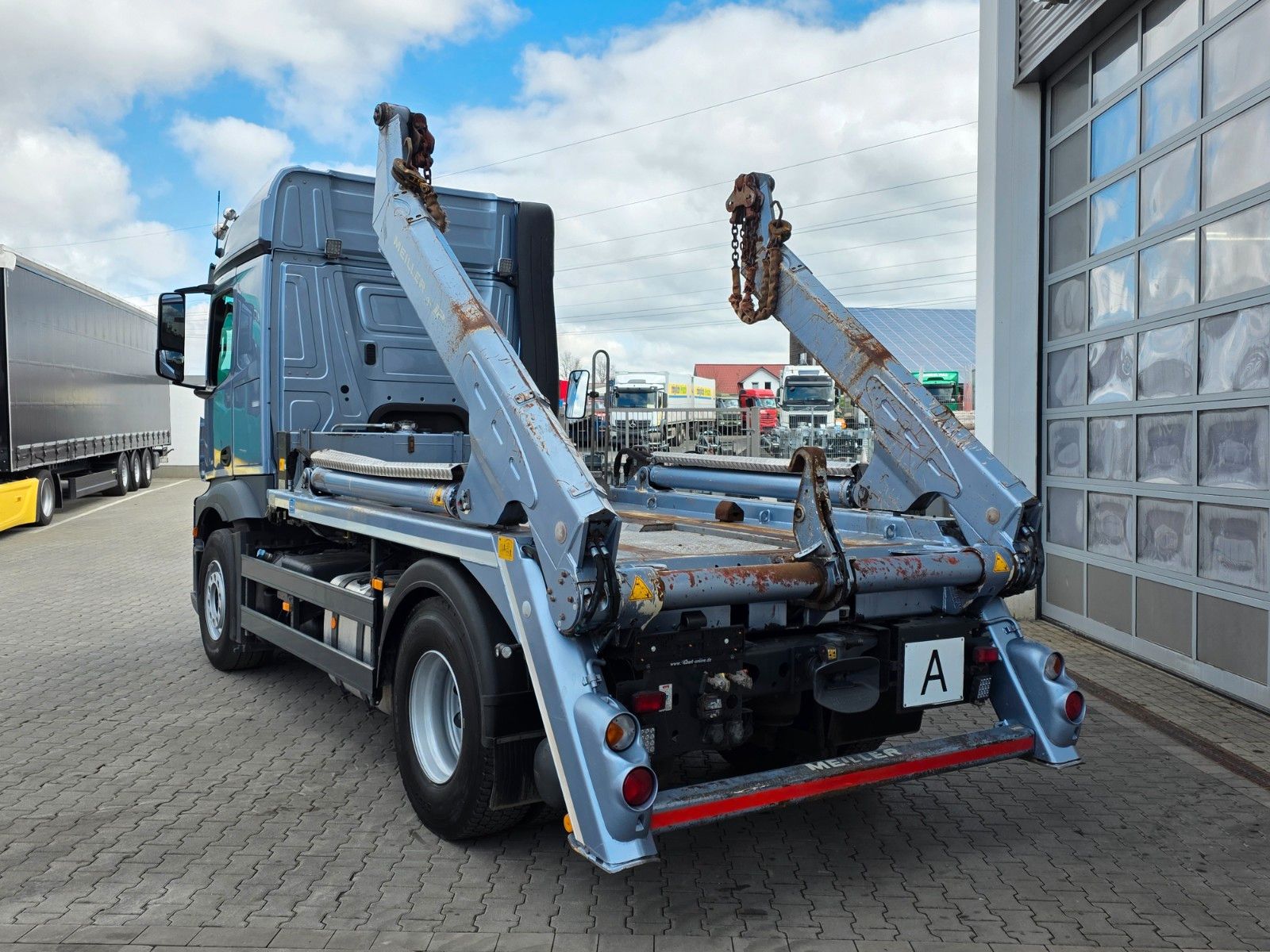 Fahrzeugabbildung Mercedes-Benz Actros 1848 L 4x2 Meiller AK 12. T Funk AHK