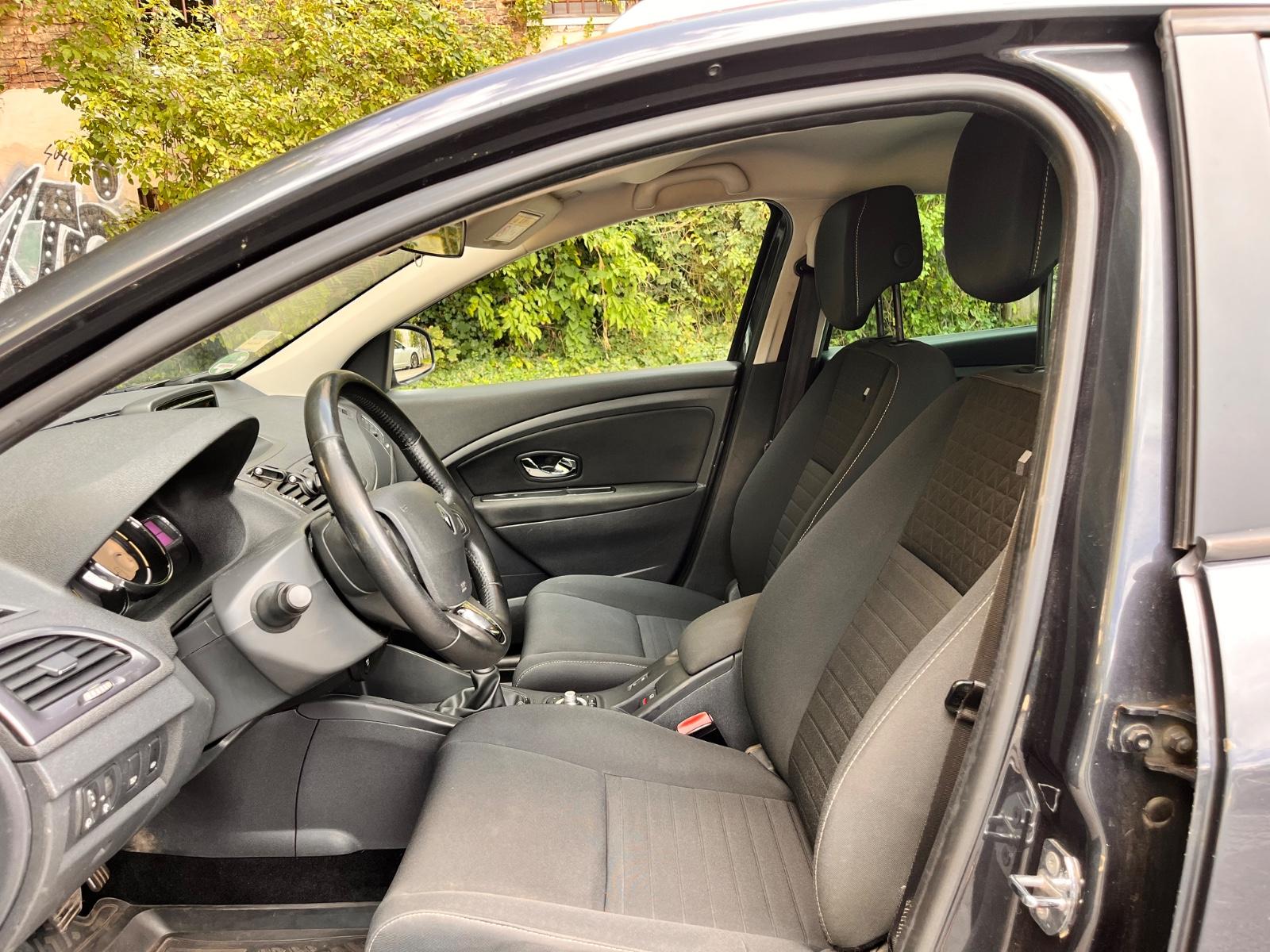 Renault Megane 2015 — photo 14