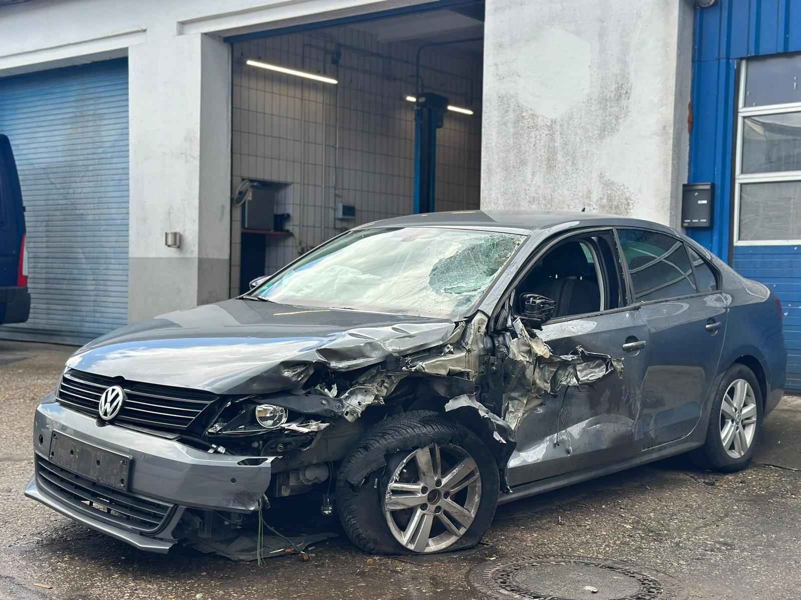 Volkswagen Jetta 1.2 Match UNFALLFAHRZEUG