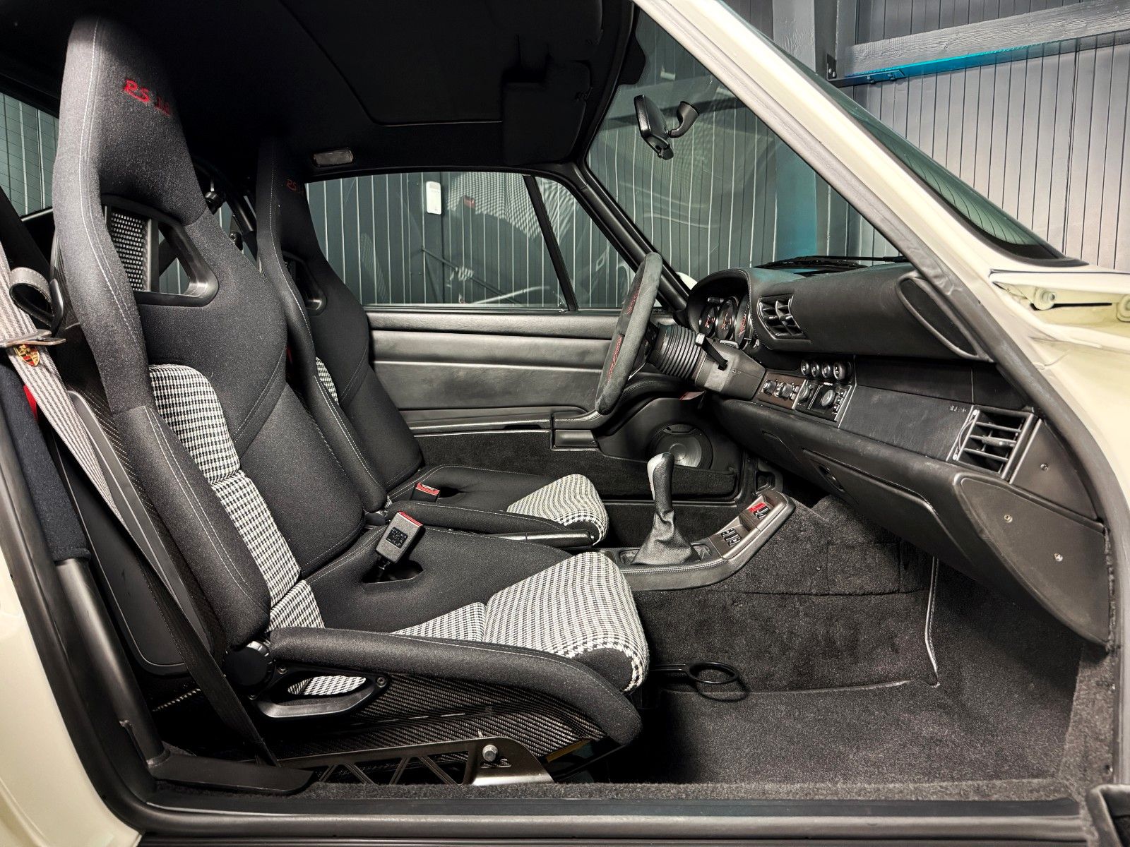 Fahrzeugabbildung Porsche 993 RS Nachbau 3,8L + 325 PS + Komplett umbau