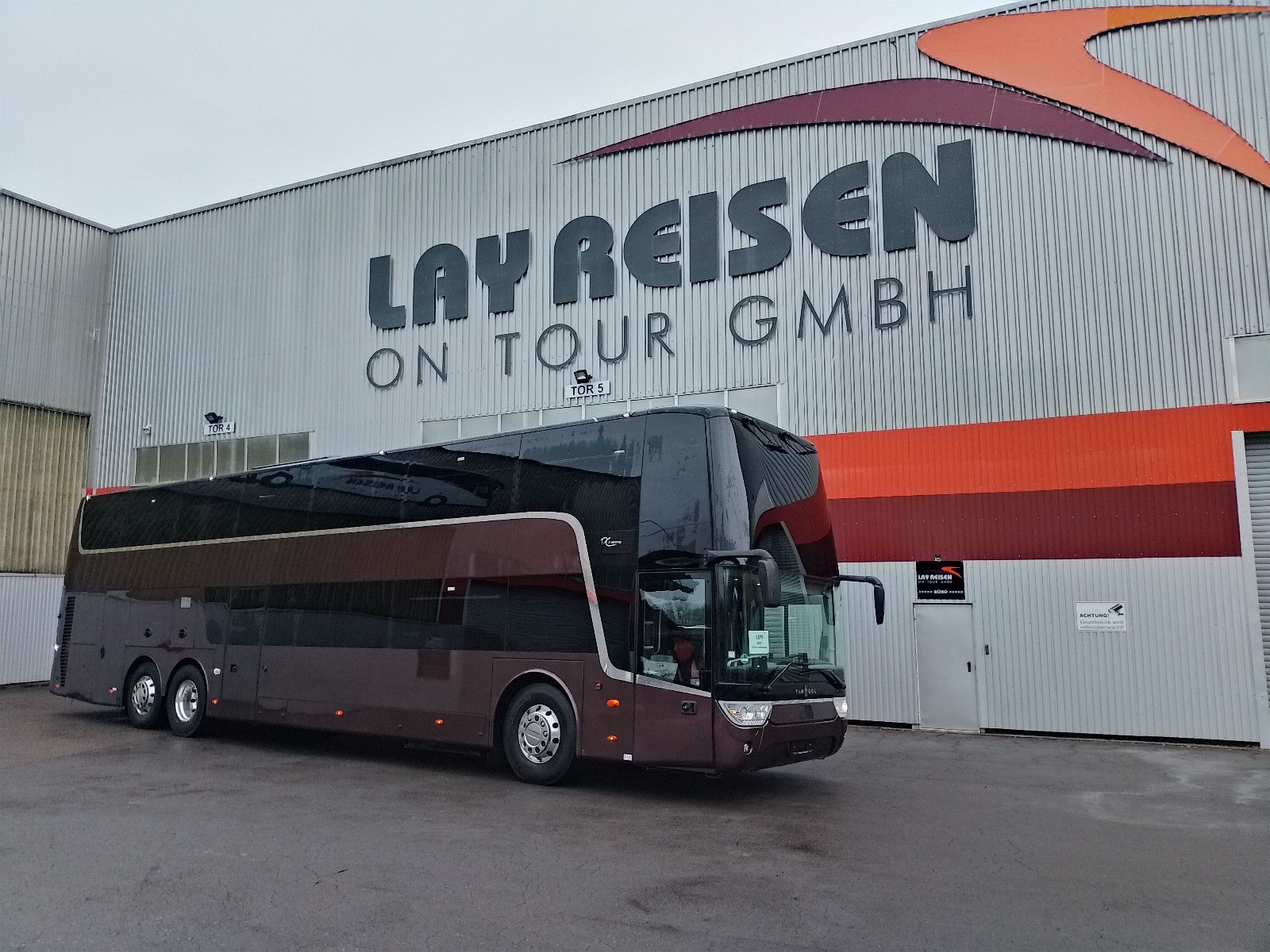 VANHOOL  2018 - Image 1 of 50
