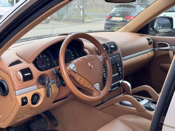 Porsche Cayenne - 12