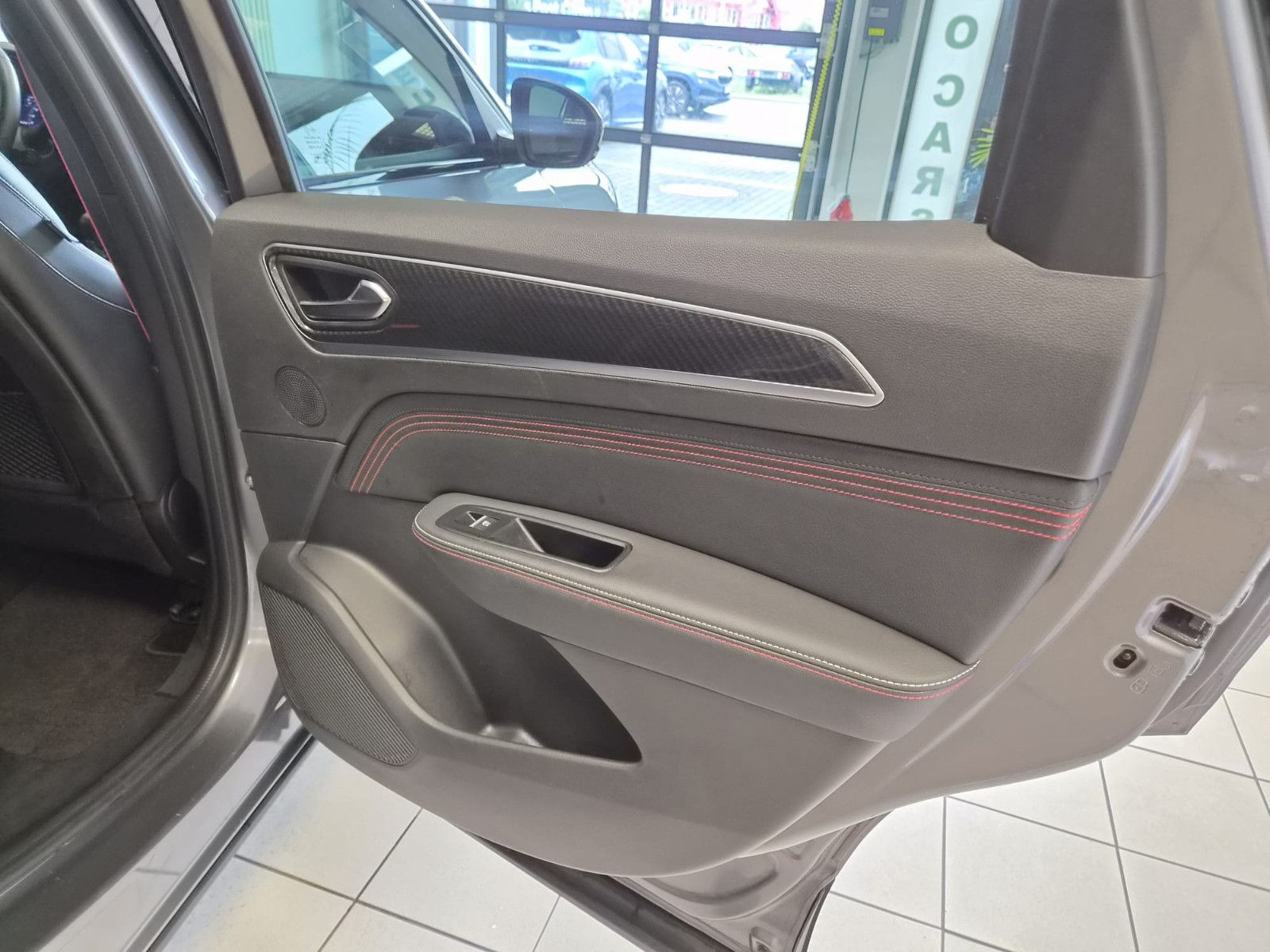Fahrzeugabbildung Renault Arkana R.S. Line / LED / 1. HAND / SCHECKHEFT