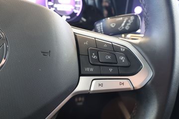 Volkswagen Golf VIII 1.0 TSI Move AID+CARPLAY+LED+AMBIENT