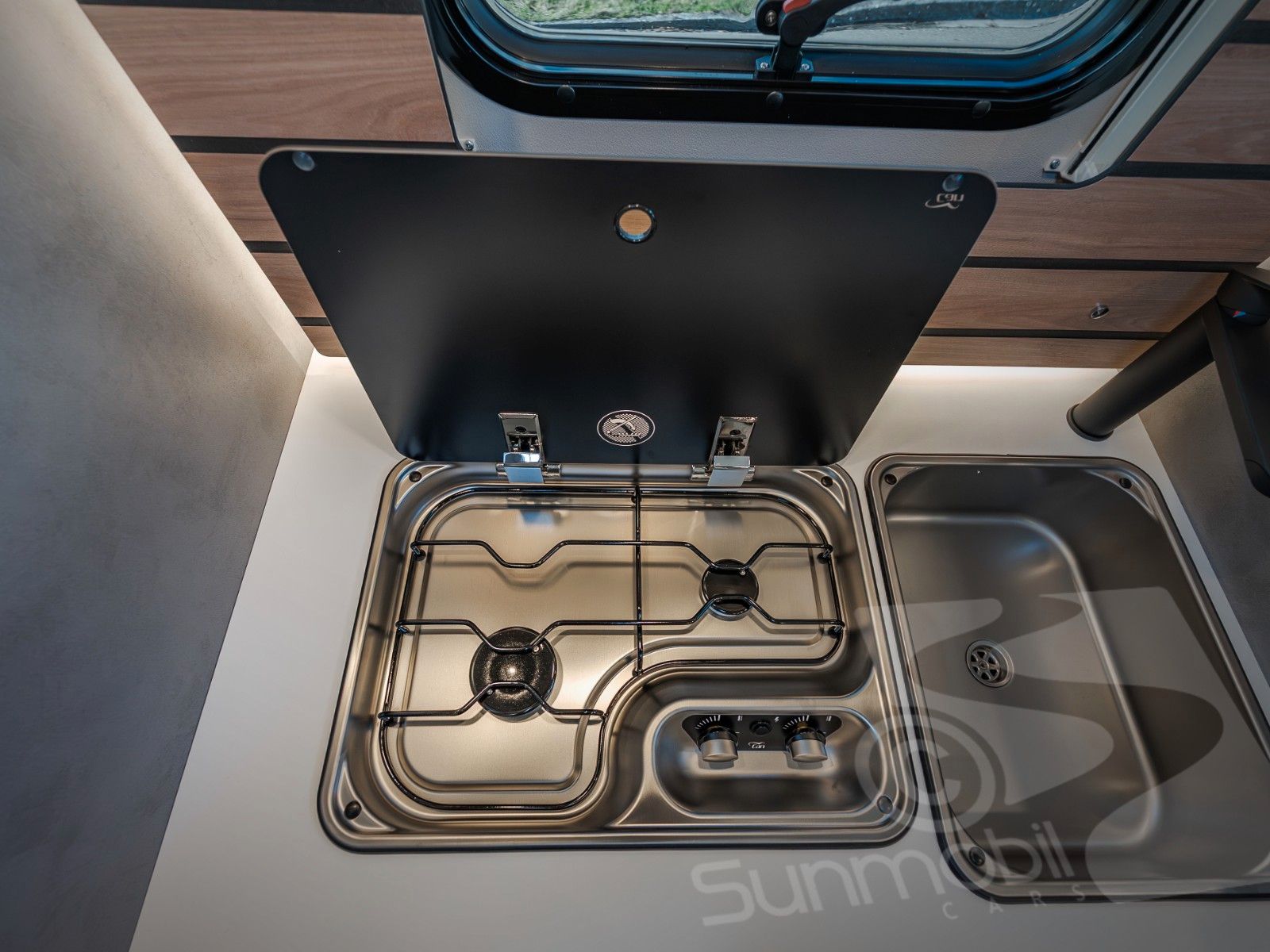 Fahrzeugabbildung Crosscamp EXPDN 7.0 E Peugeot Automatik