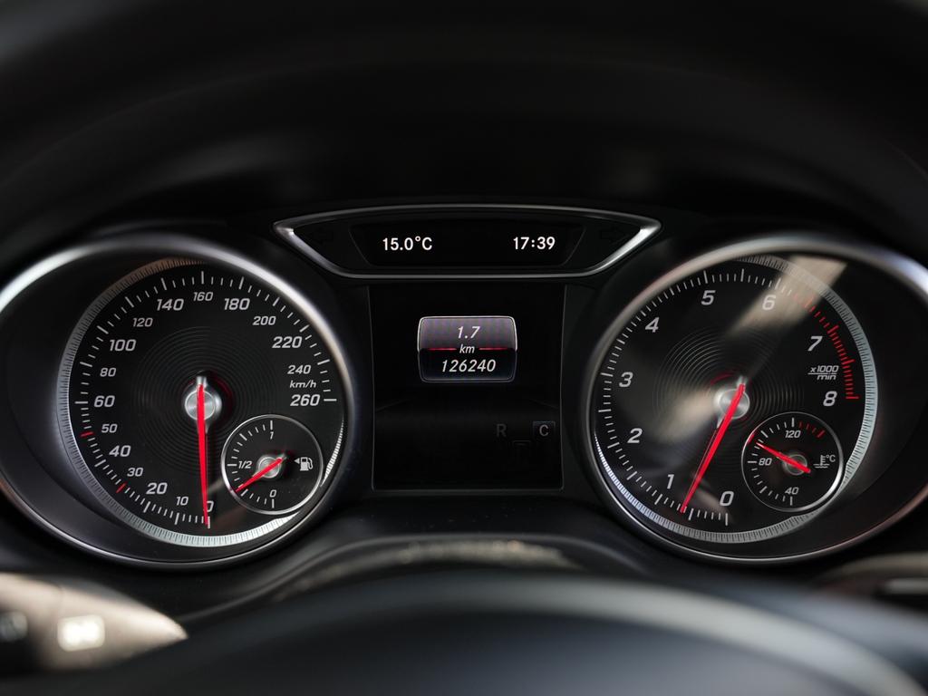 Mercedes-Benz GLA 220