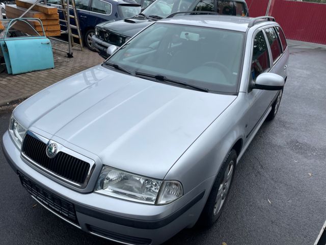 Skoda Octavia Combi Tour 1,6i