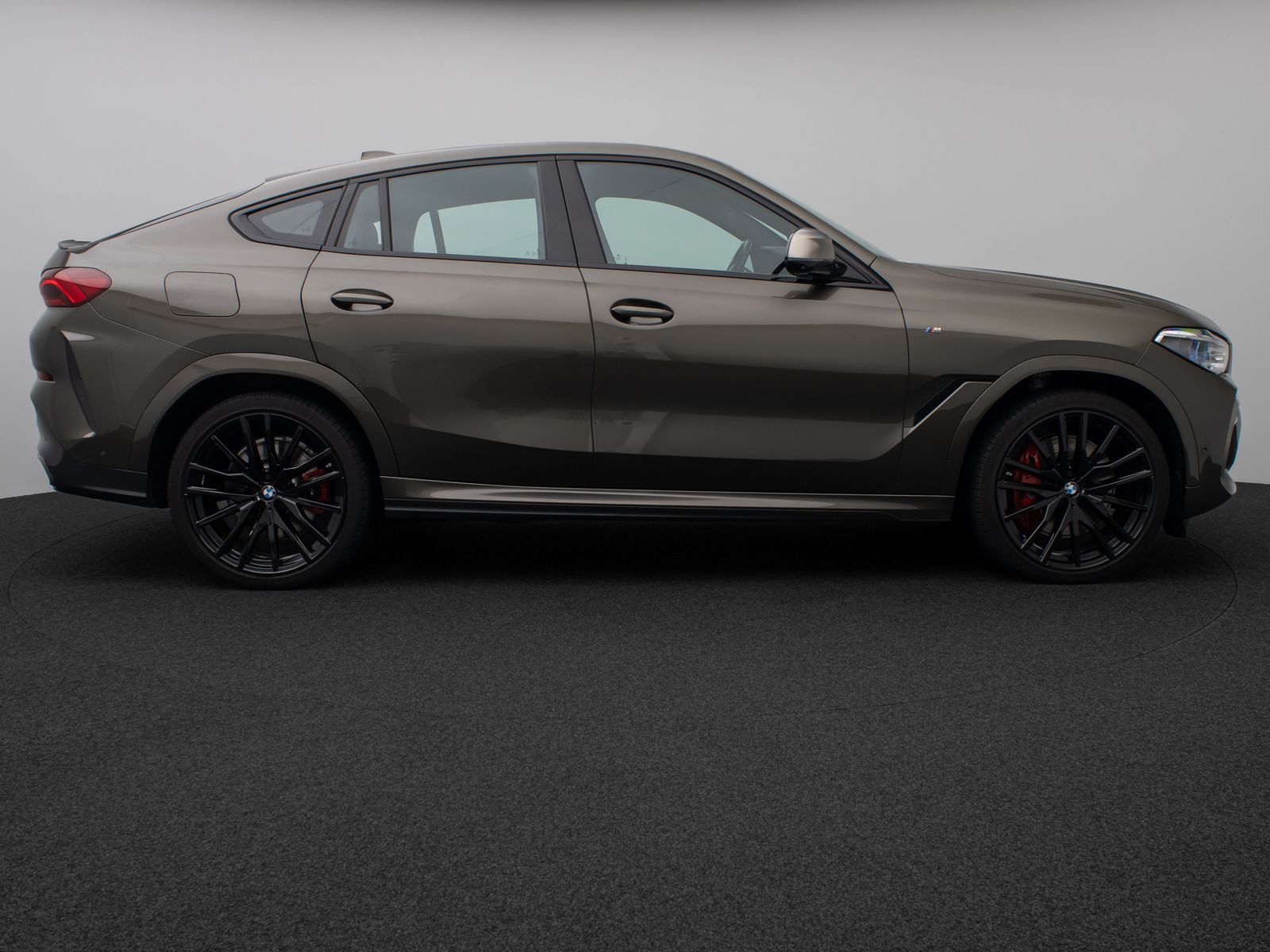 Fahrzeugabbildung BMW X6 M50i Pano 360°Laser Fond-Ent. HUD DAB H/K 22"