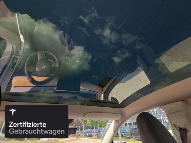 Tesla Model Y Long Range AWD foto 18