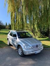 Mercedes-Benz ML 270 CDI Final Edition - Mercedes-Benz ML 270: Cdi Final Edition