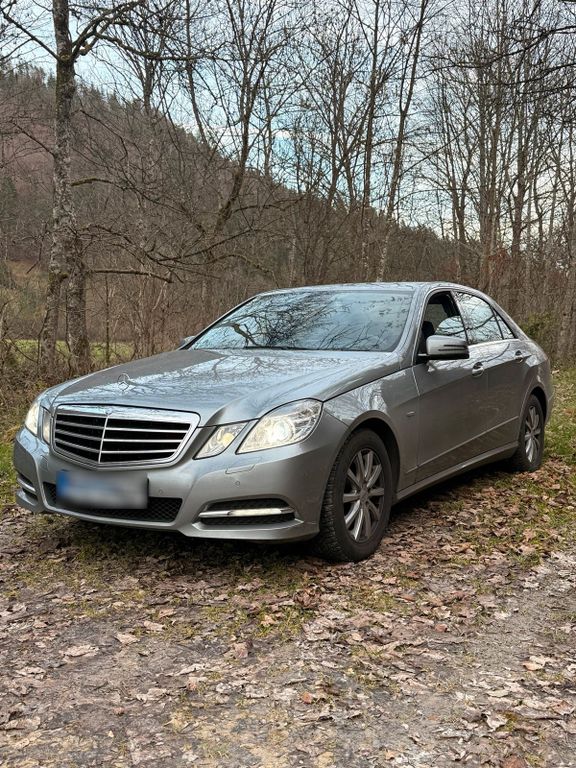 Image of Mercedes-Benz E 200