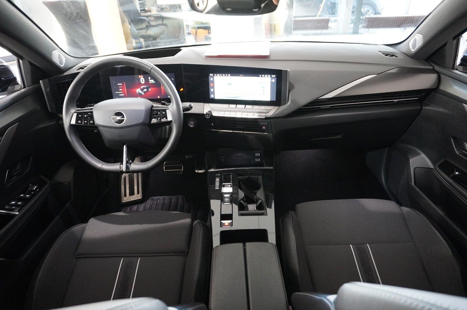 Fahrzeugabbildung Opel Astra L Lim. 1.6 HYBRID GS SPORT NAVI/360°/SPORT