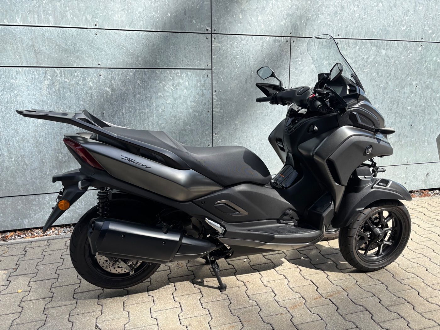 Fahrzeugabbildung Yamaha Tricity 300 Handschutz Gepäckbrücke