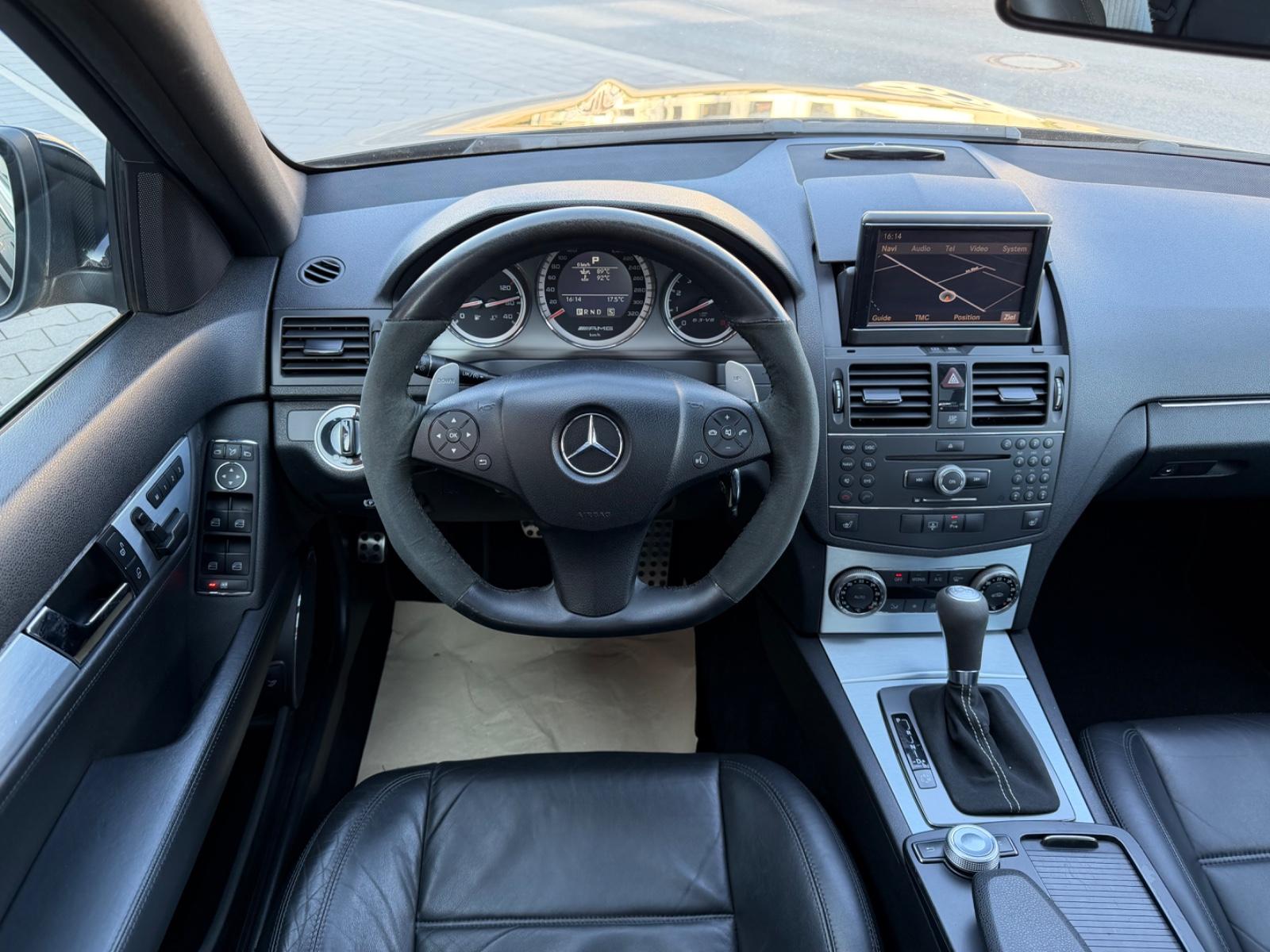 MERCEDES-BENZ C 63 AMG 6.3L V8 457CH