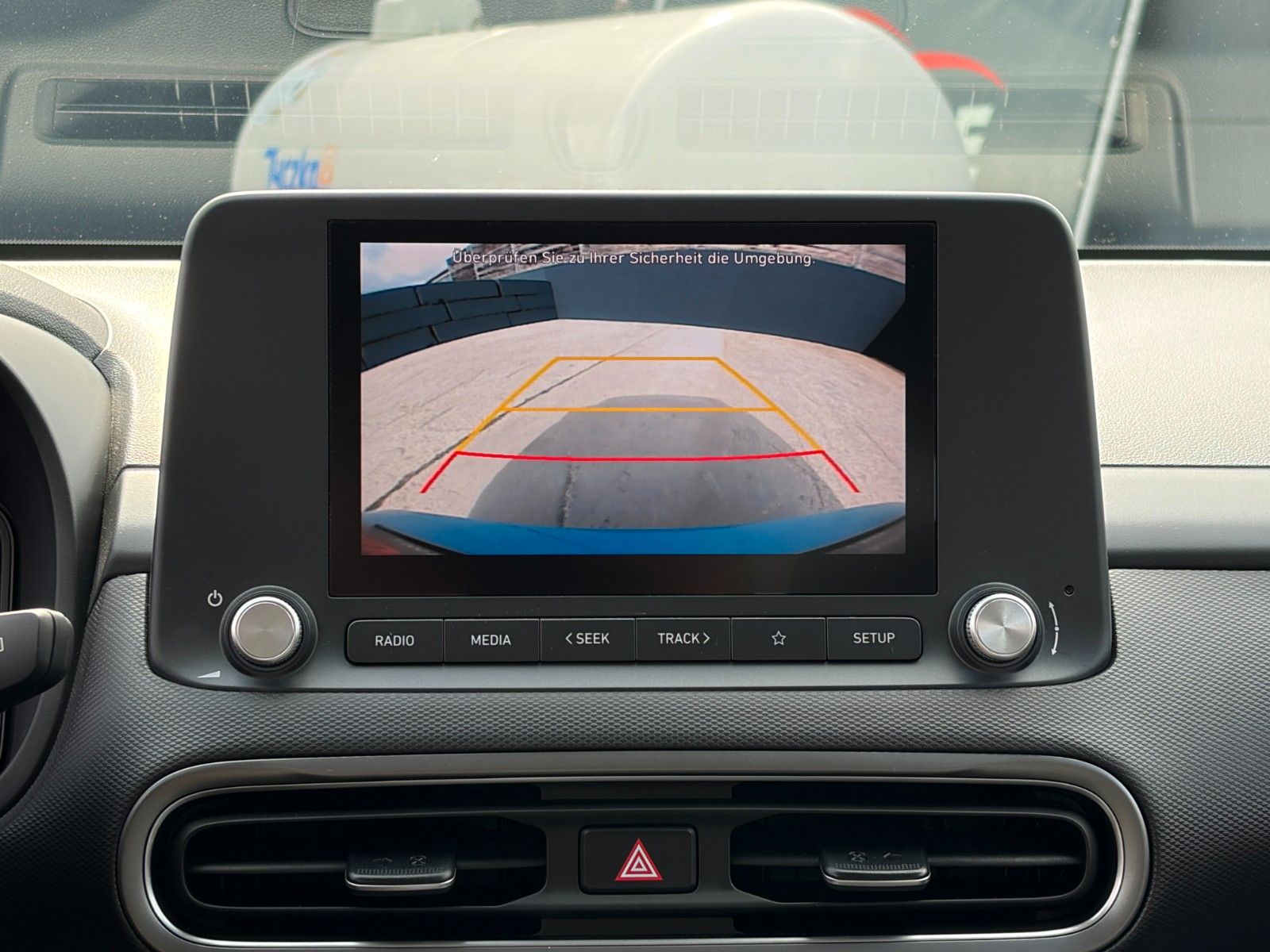 Fahrzeugabbildung Hyundai KONA E Select LKA ACC PDC SHZ LHZ CarPlay Navi