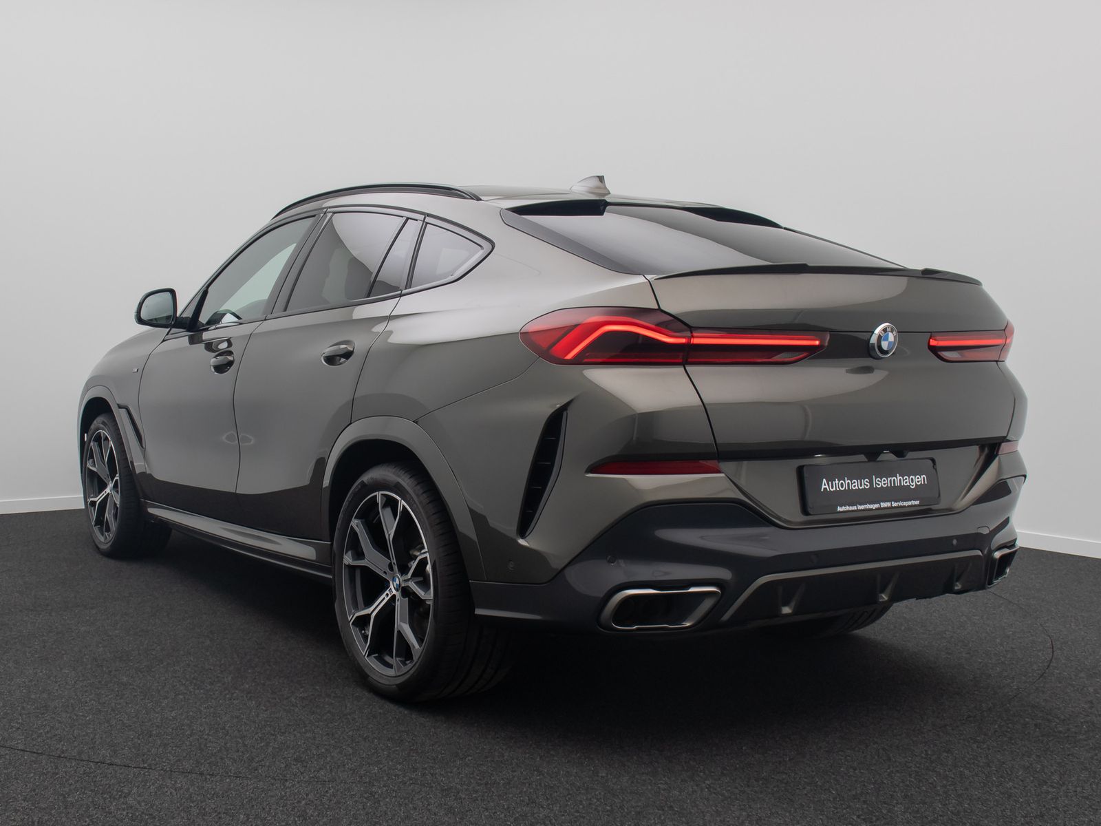 Fahrzeugabbildung BMW X6 M50i 360° HUD Belüftung Panorama Individual