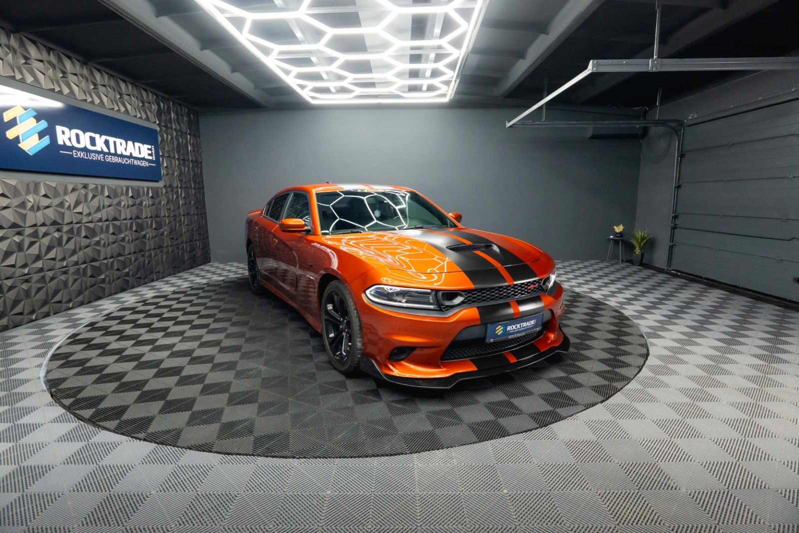 Fahrzeugabbildung Dodge Charger 5.7 V8 HEMI R/T Night-Paket Performance