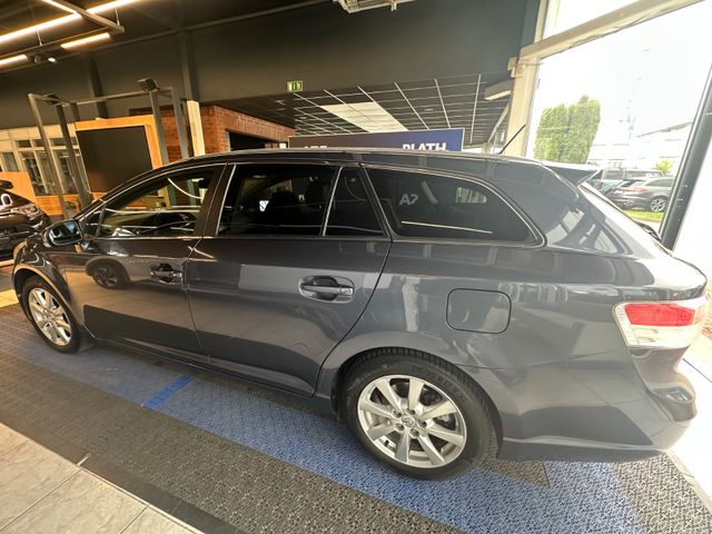Toyota Avensis Kombi Executive Automatik