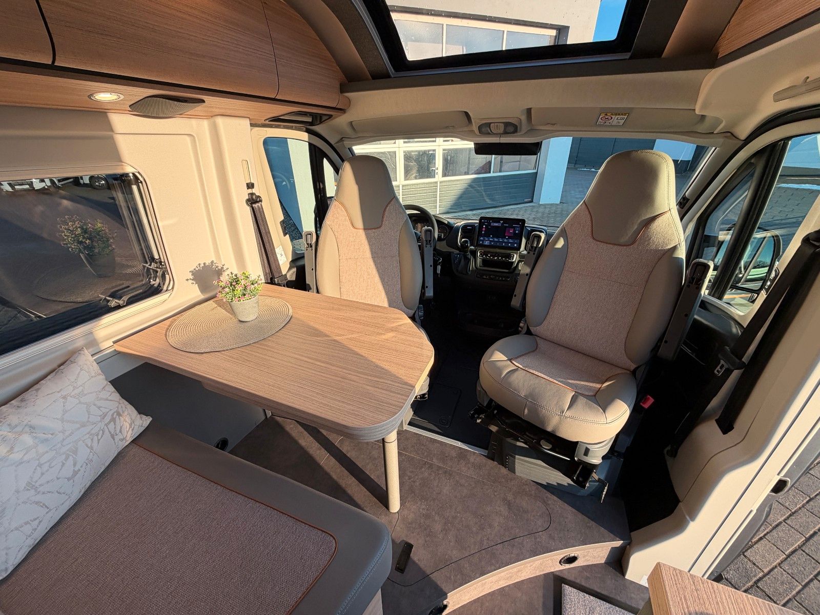 Fahrzeugabbildung Malibu Van Family 4 GT 640 RB Aufstelldach MJ26 lucca