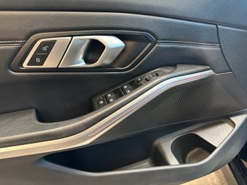 MYAUTOCENTER – Gebraucht- und Jahreswagen mit Werkstattservice in Pfaffenhofen BMW 330 *1-HAND*SERVICETÜV NEU*KEYLESS*LED*M-SPORT*