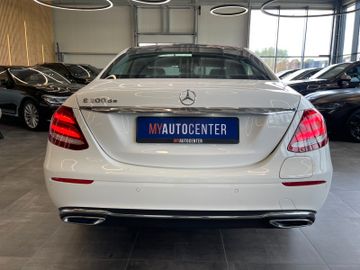 Mercedes-Benz E 300 de Lim. Aut. Avantgarde *LED*LEDER*PANO*