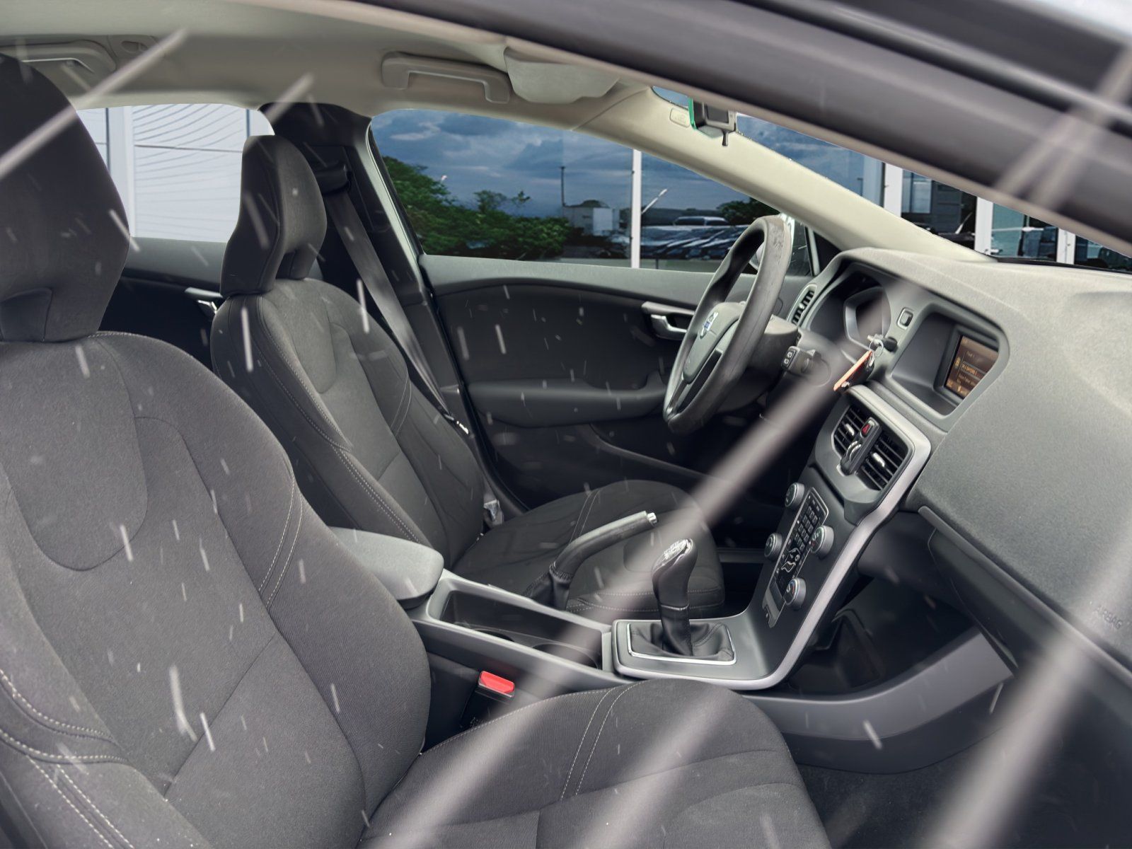 Fahrzeugabbildung Volvo V40 Basis