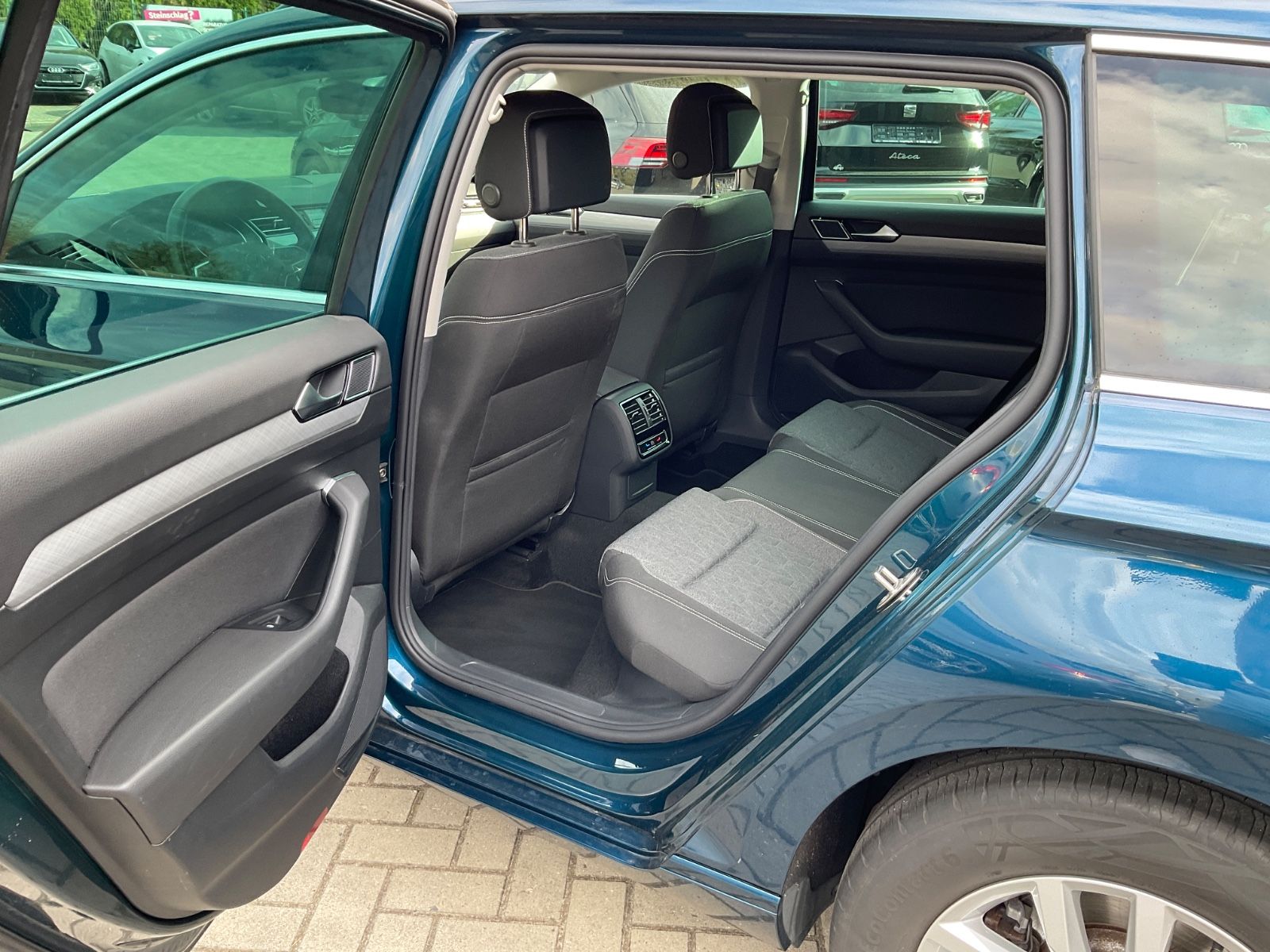 Fahrzeugabbildung Volkswagen Passat Variant 2.0 TDI DSG Busi,Kamera,ACC,Navi