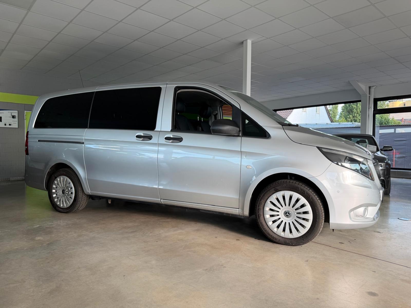 Mercedes-Benz Vito Tourer Pro lang 8xSitzer Leder Kamera Distr