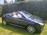 Peugeot 206cc Platinum Automatik schwarz Windschot... - Peugeot 206 mit Benzin-Antrieb: Cabrio, Automatik