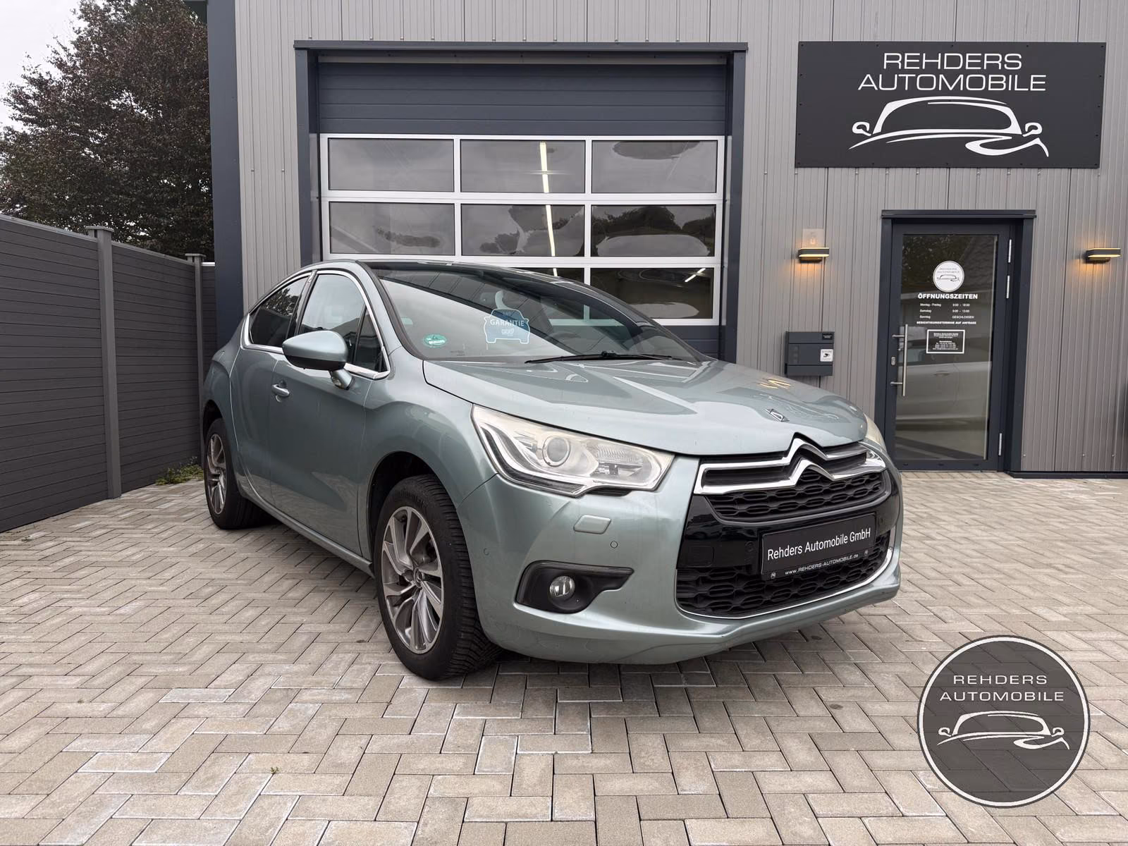 Citroën DS4 SoChic SHZ Tempo PDC Xenon Navi Totwinkel