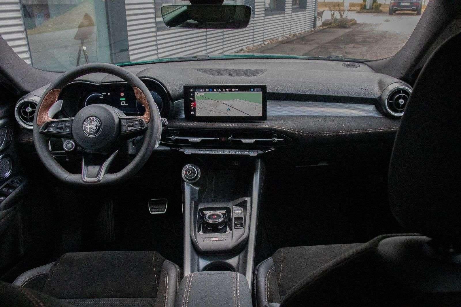 Fahrzeugabbildung Alfa Romeo Tonale MY25 1.5 VGT Hybrid 118kW DCT INTENSA