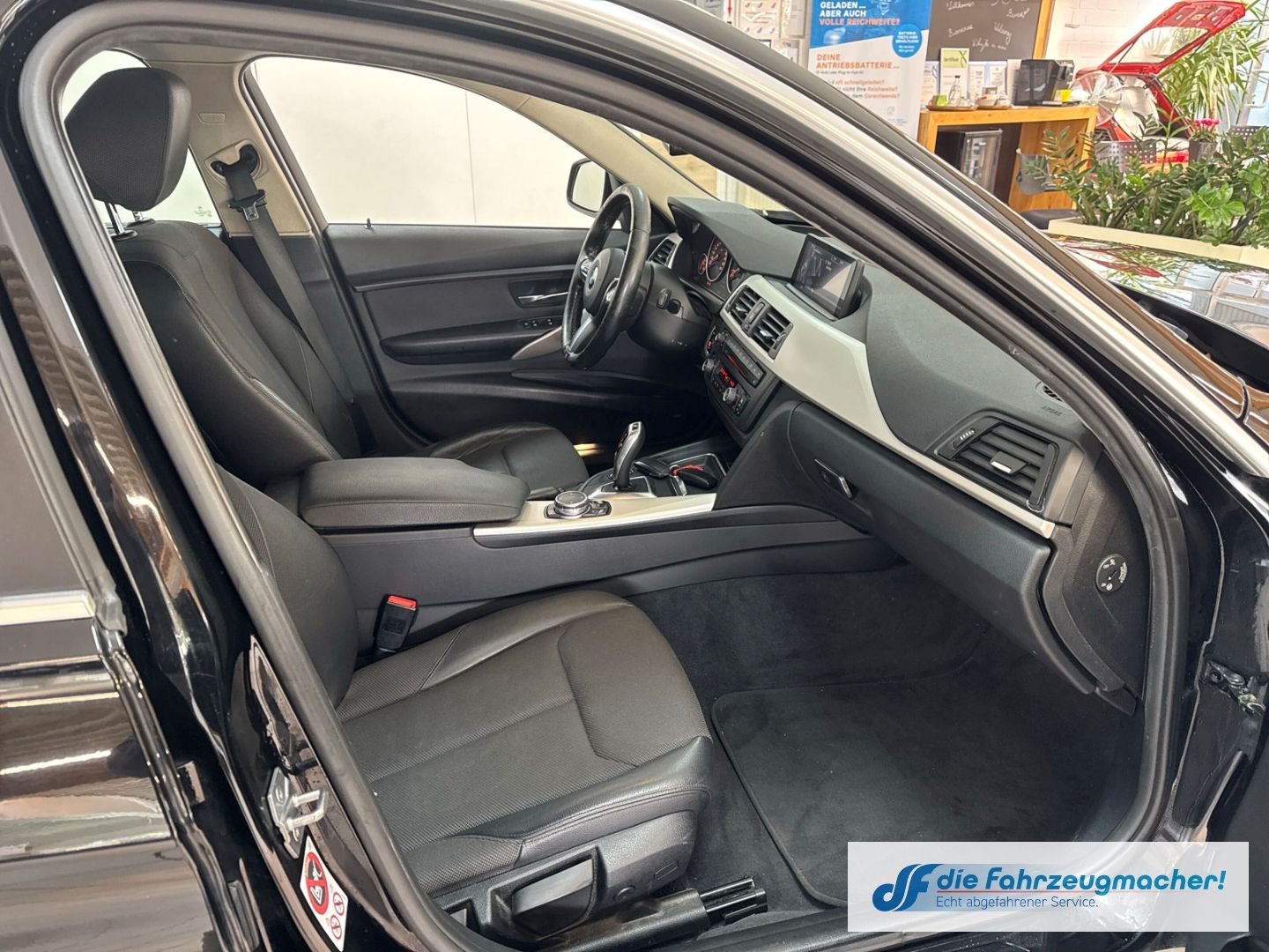 Fahrzeugabbildung BMW 320 dA Touring Navi Soundsy. El. Heckk. *EXPORT