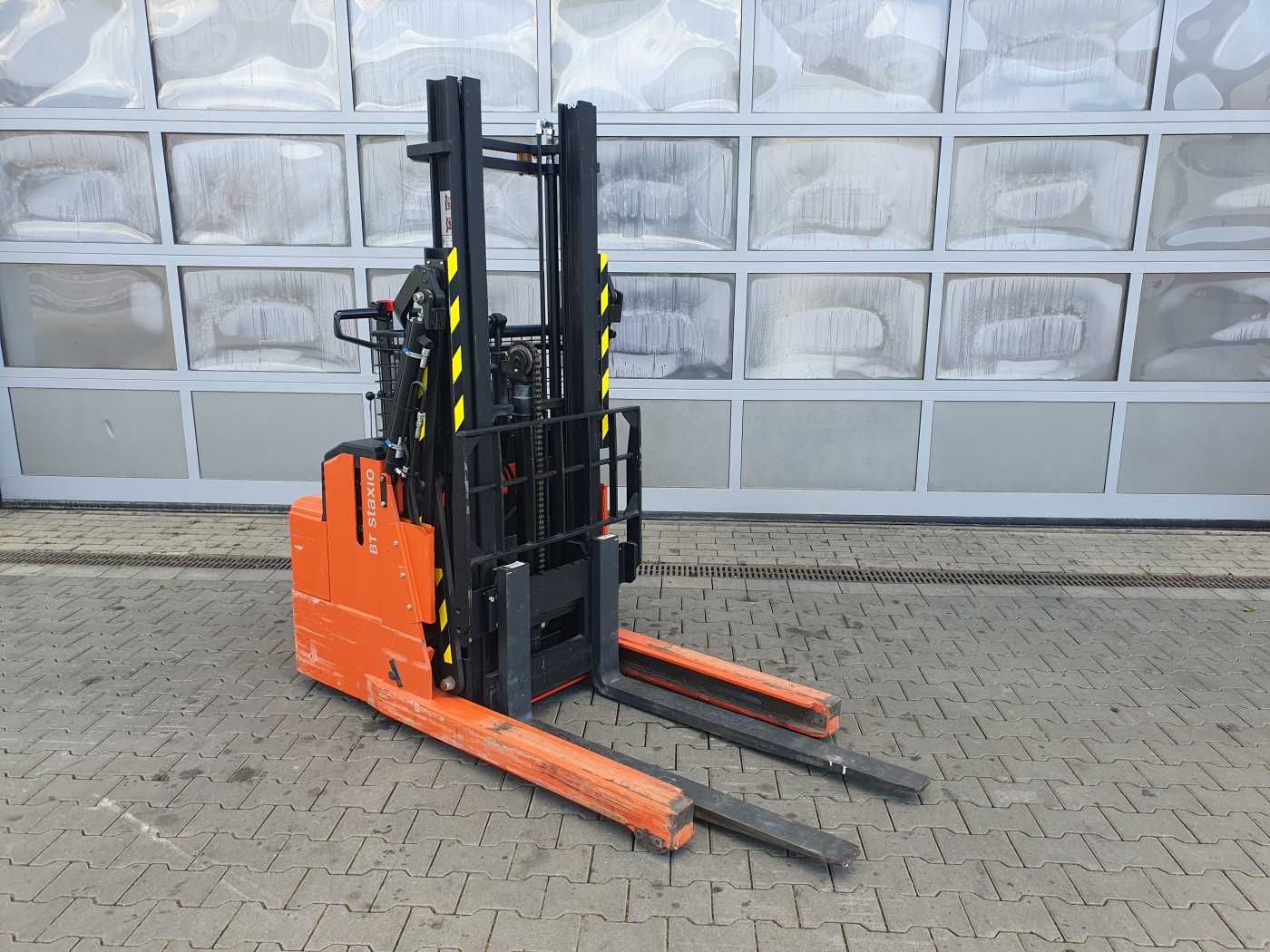 Fahrzeugabbildung Toyota RWE 120 / Schubmaststapler / Duplex:2.9m / 257h!
