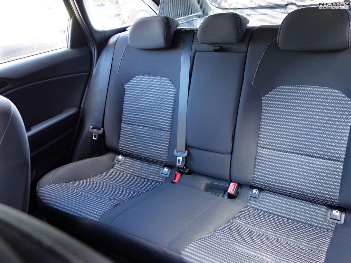 Kia Ceed SW Spirit 1.5T 140  Kamera  SHZ LHZ M+S