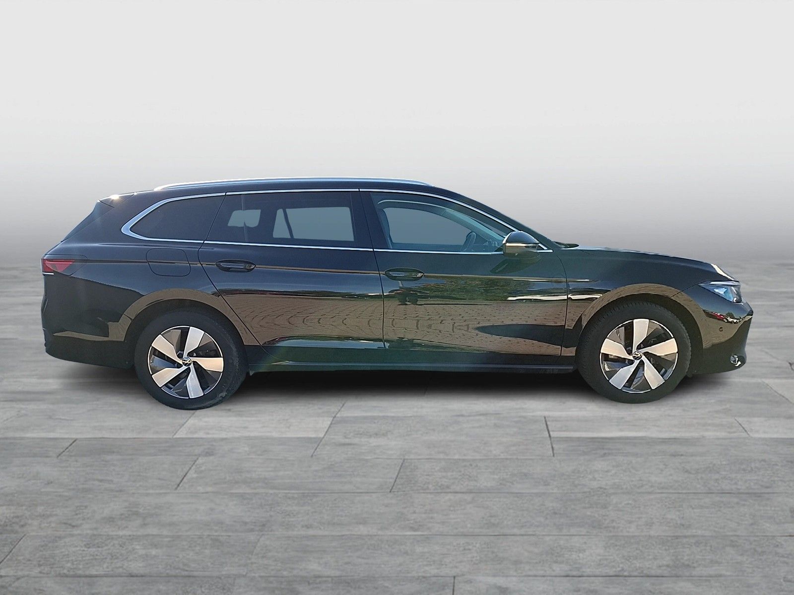 Fahrzeugabbildung Volkswagen Passat Variant eTSI Business DSG LED Navi AID HU
