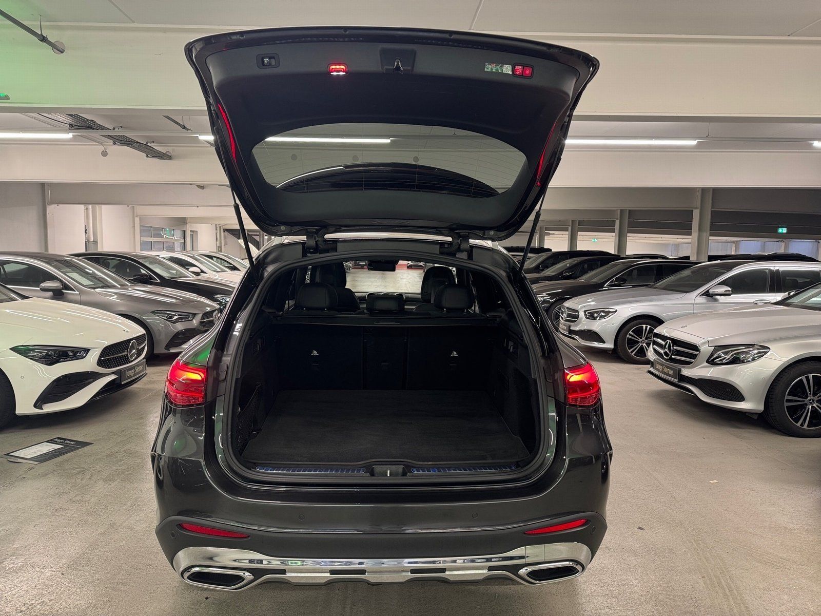 Fahrzeugabbildung Mercedes-Benz GLC 300 d 4M AMG*Technik*AHK*Pano*Fahrass*Burmes