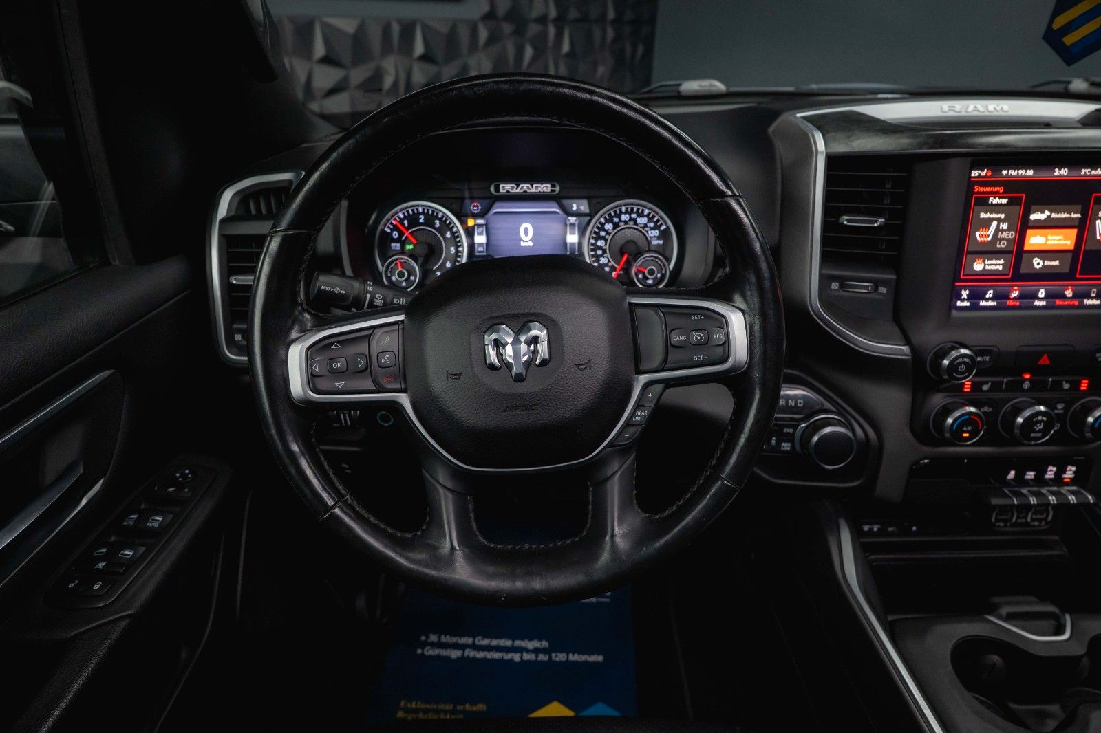 Fahrzeugabbildung Dodge RAM 5.7 V8 HEMI 4x4 OFFROAD Night-Paket *PANO*