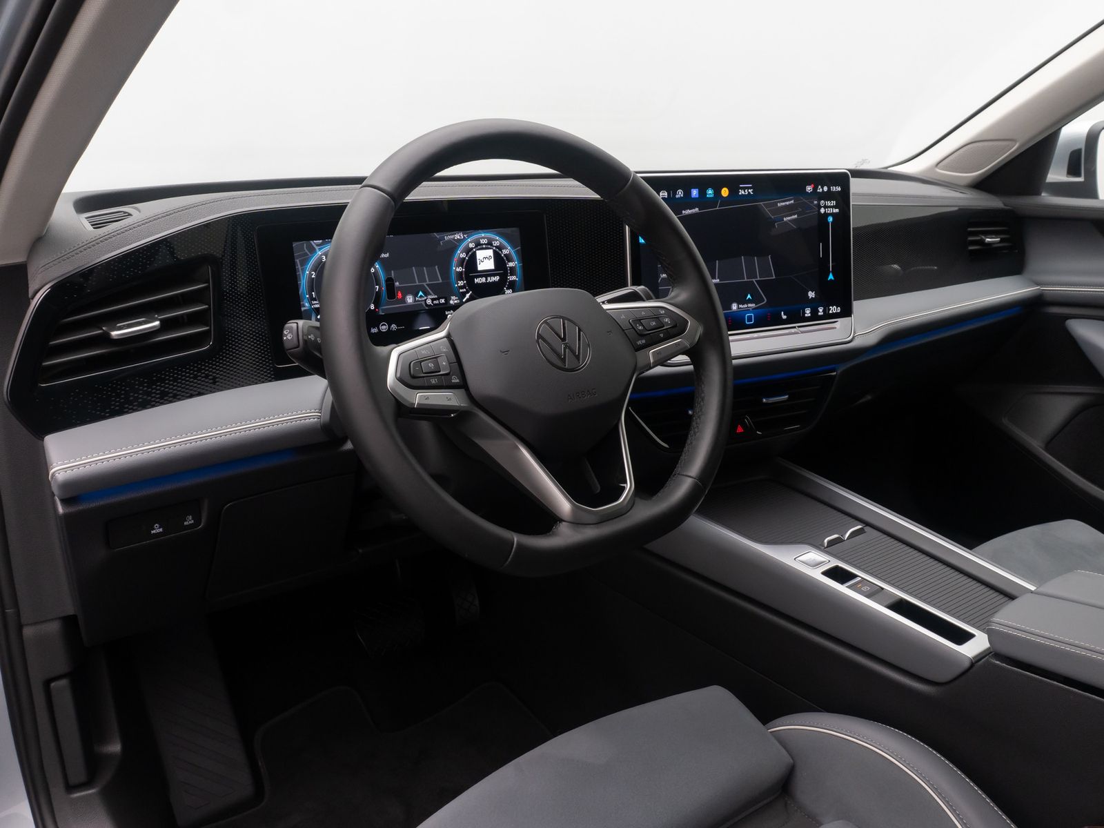 Fahrzeugabbildung Volkswagen Passat 1.5 eHybrid Business 360° AHK ACC Massage