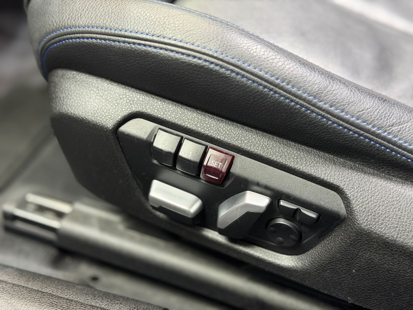 Fahrzeugabbildung BMW 340i GT xDrive M Sport|LEDER|NAVI|HEAD-UP|AHK|