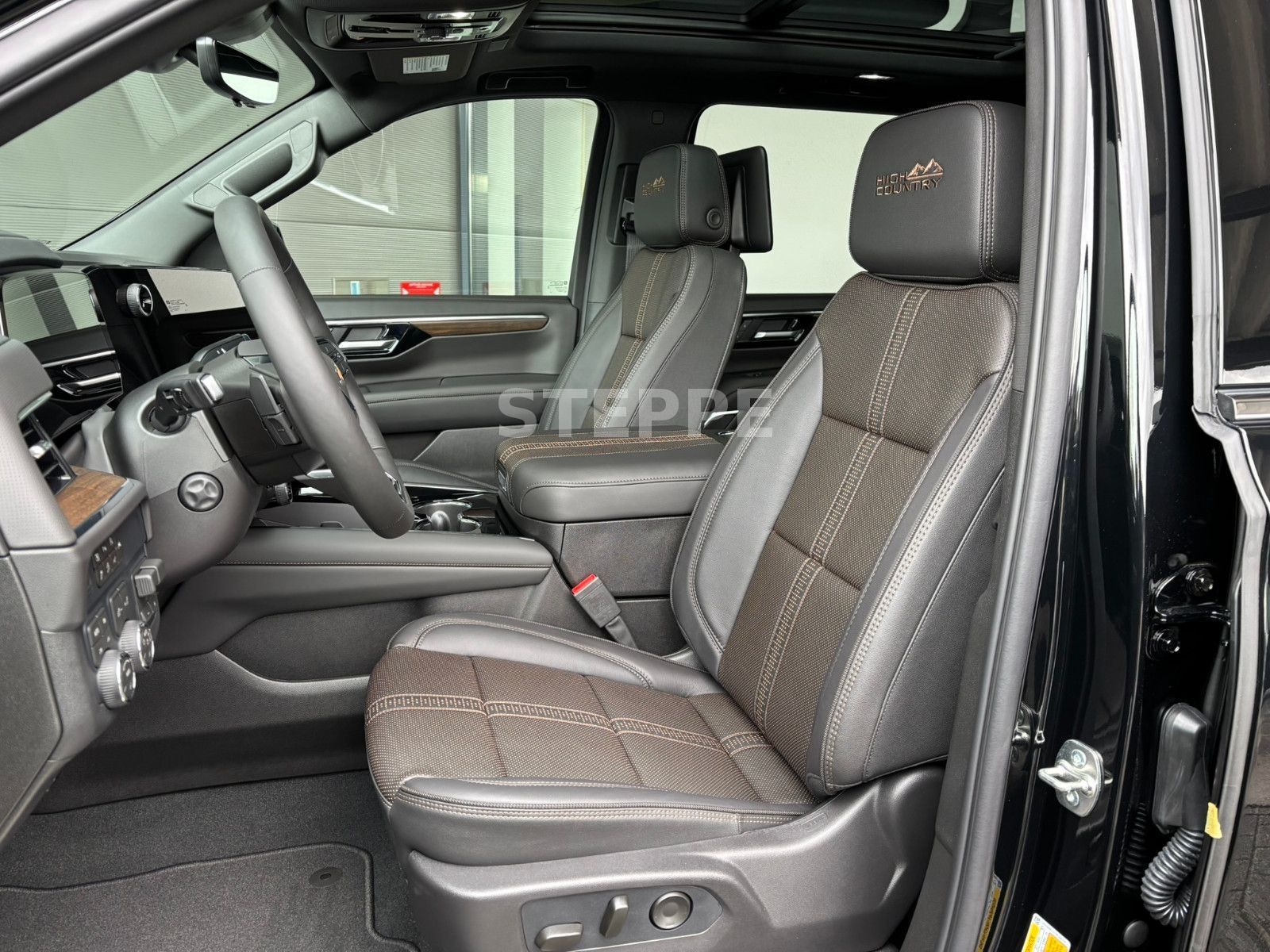 Chevrolet MY26 Suburban 6,2 High Country AHK  24" Luftfed.