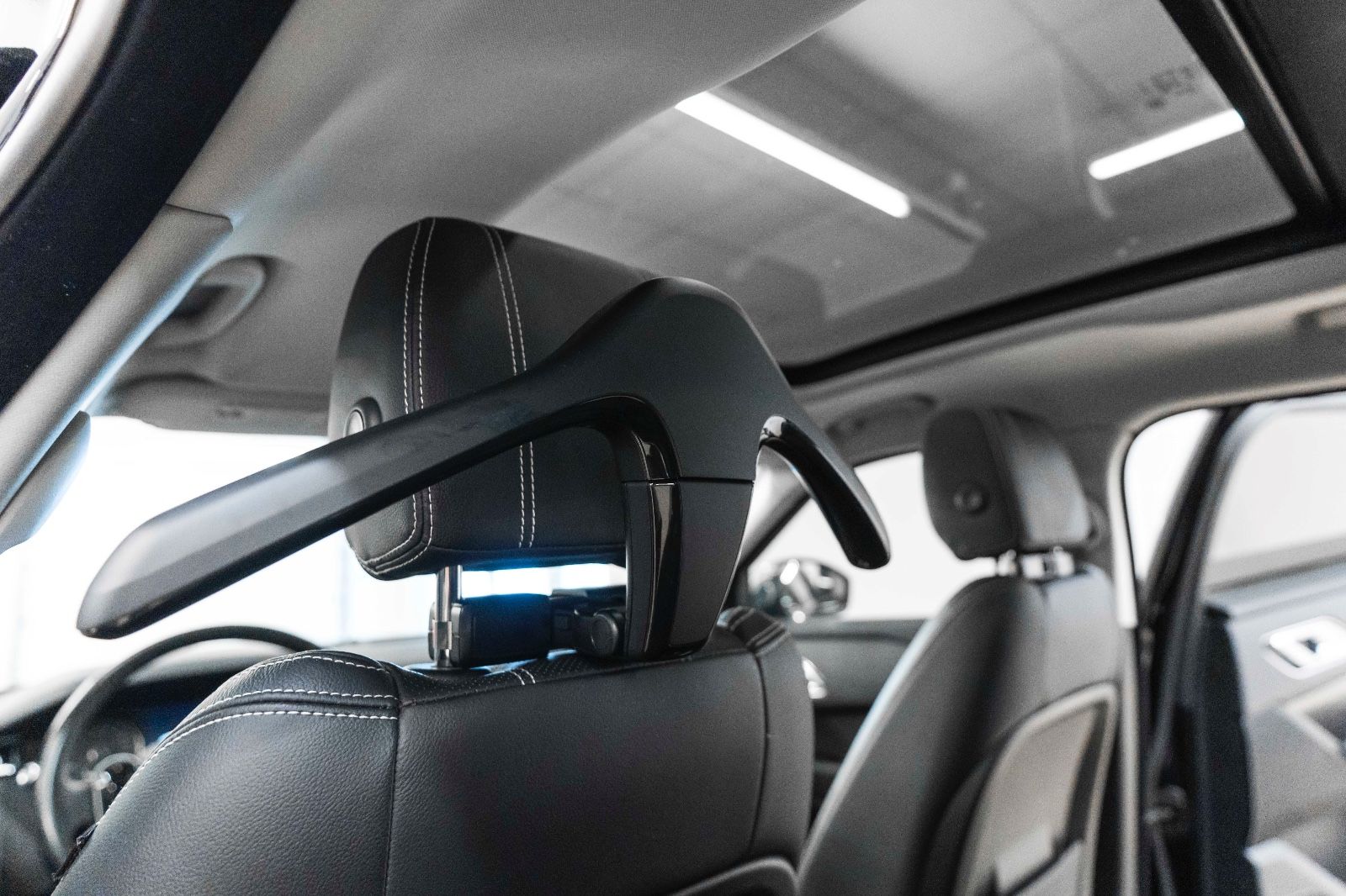 Fahrzeugabbildung Land Rover Range Rover Velar D180S LED Pano Kam PDC NAVI